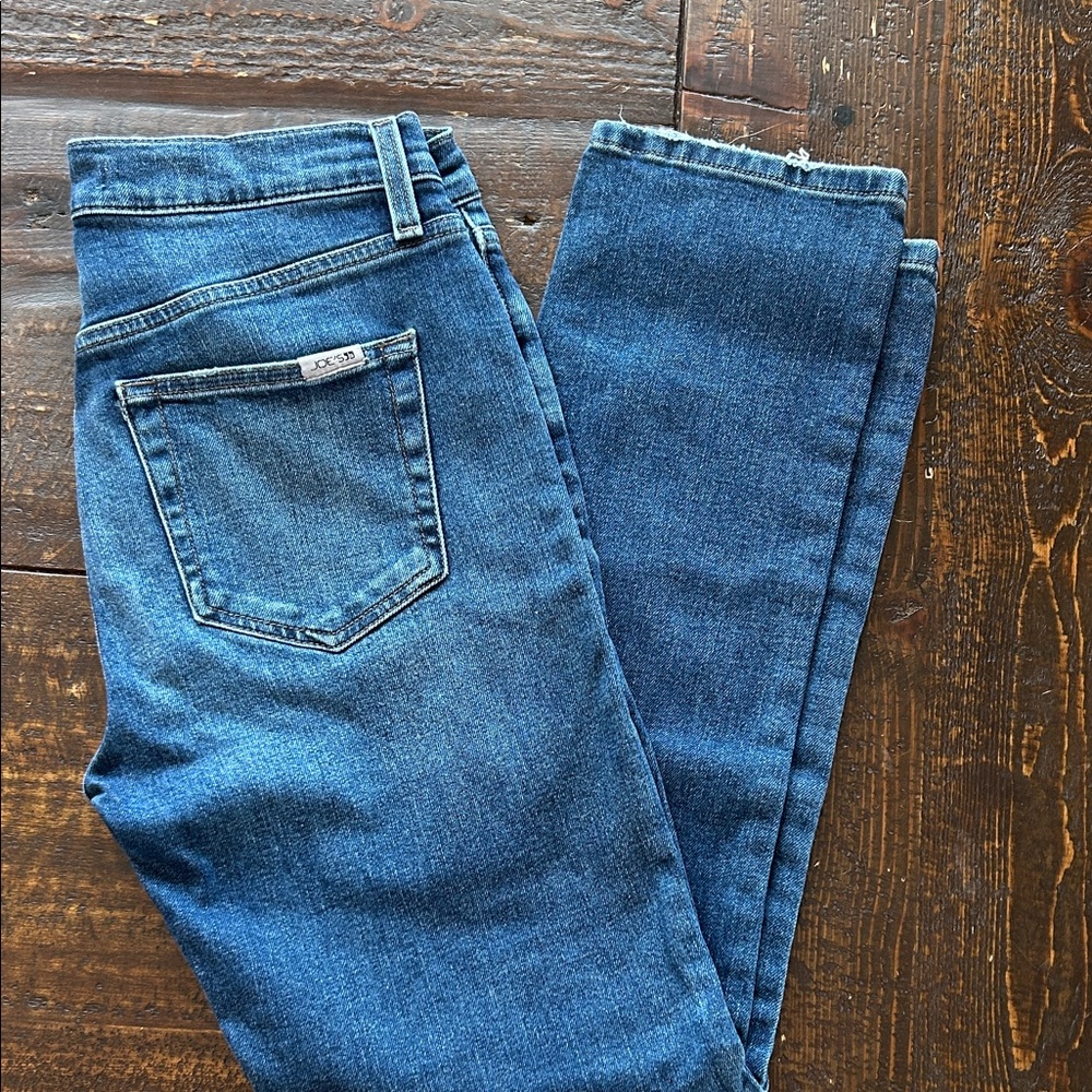 Joe’s Jeans Dark Blue Straight Leg Jeans with Back Pocket Tag